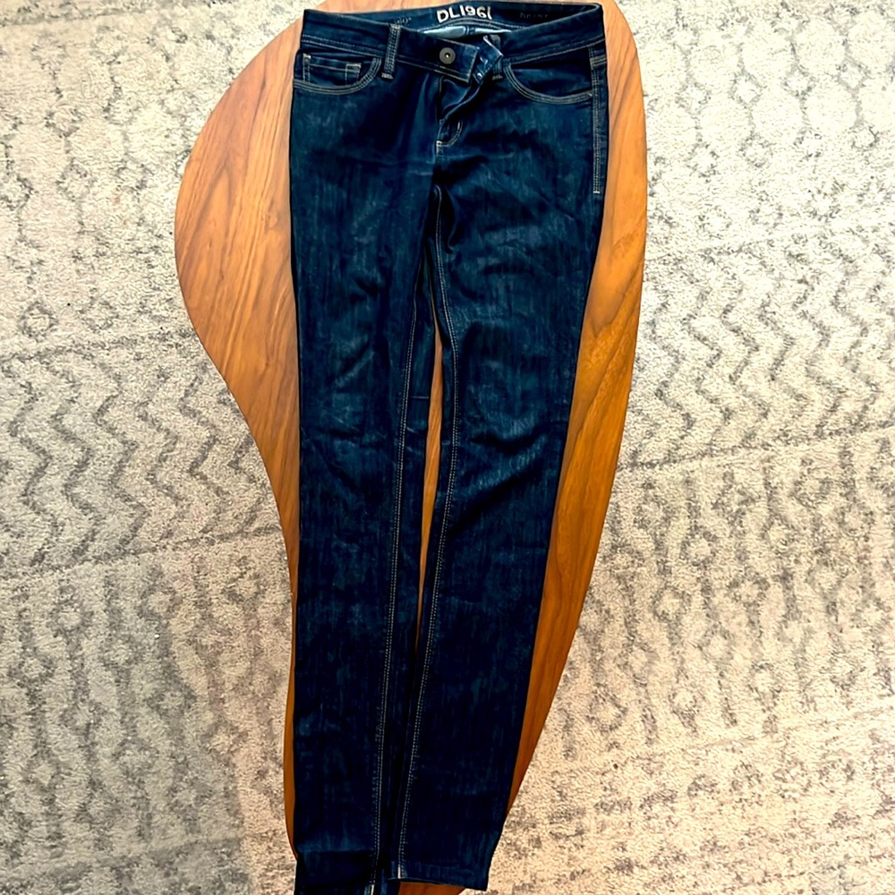 DL1961 Women’s Jeans. Dark Wash size 27.